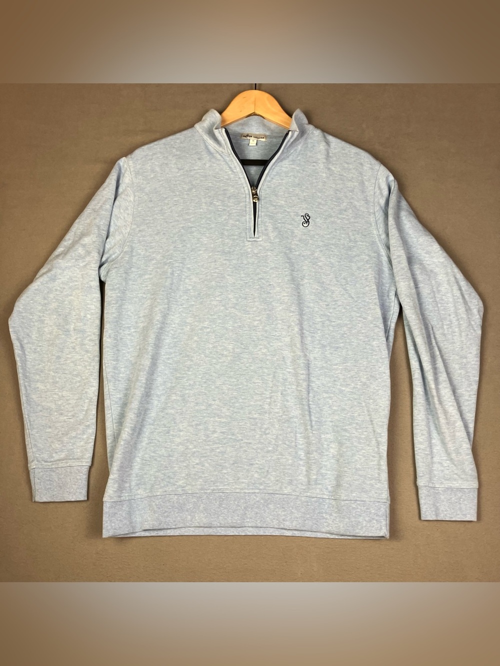 Peter Millar Men’s Size M 1/4 Zip Pullover Sweater Light Blue Club Logo. In good